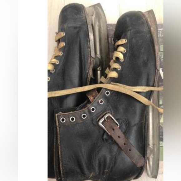 Mens antique hockey skates - Picture 1 of 2